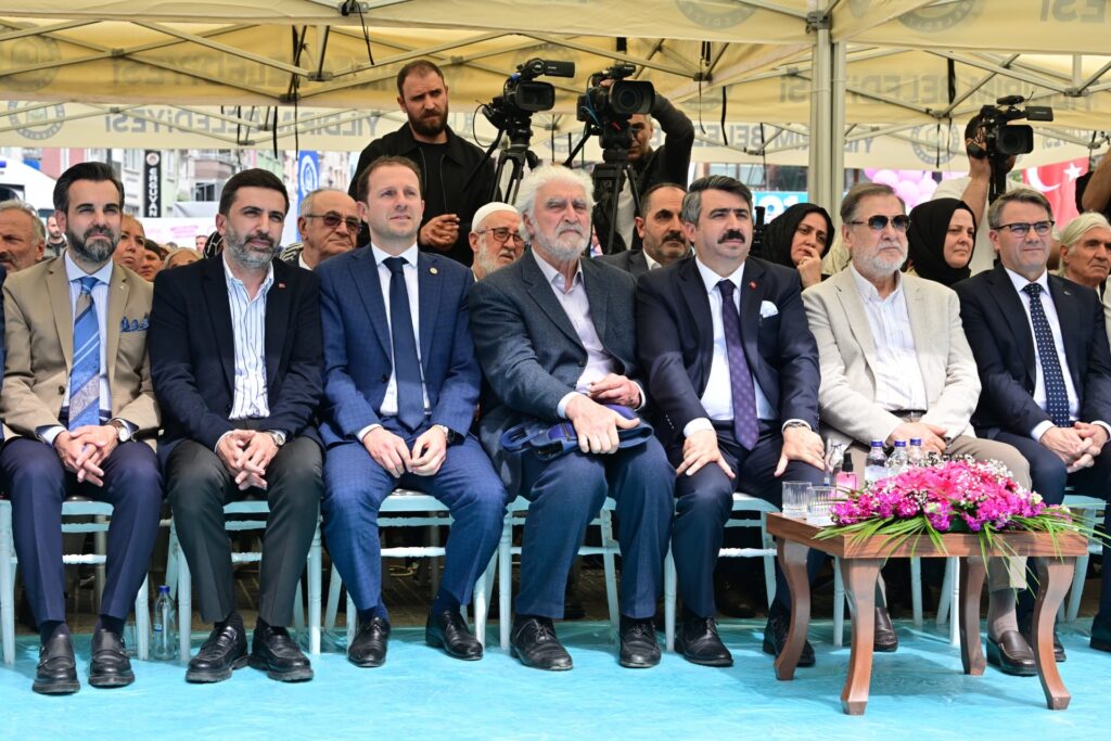 Yıldırım’da Erguvan Bayramı coşkusu