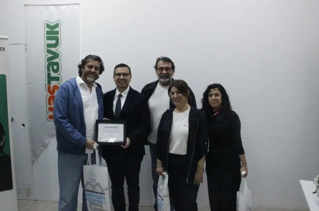 “Sanatçılar Sennur Sezer Okuyor” etkinliğinin konuğu Arif Pişkin oldu