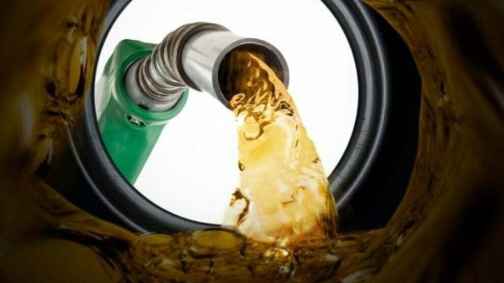 Petrol yeniden yükselişe geçti: Belirsizlikler sürüyor
