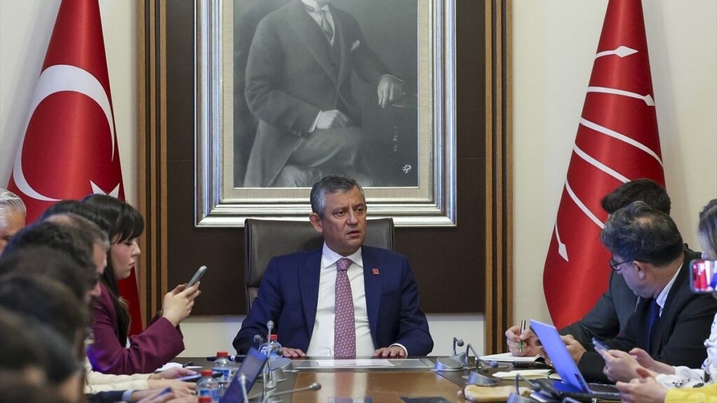 Özgür Özel: CHP’yi bırakmak yok, mücadele var