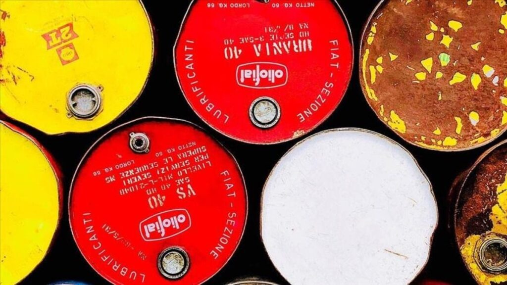 ABD’nin ham petrol stokları 8 milyon varil geriledi