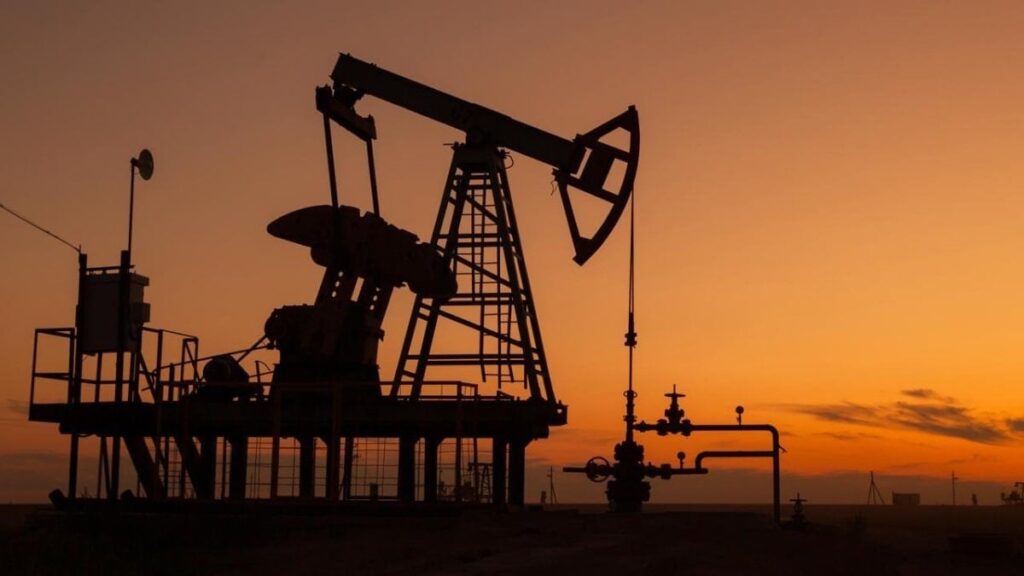 Petrol varili 95 doların altına indi