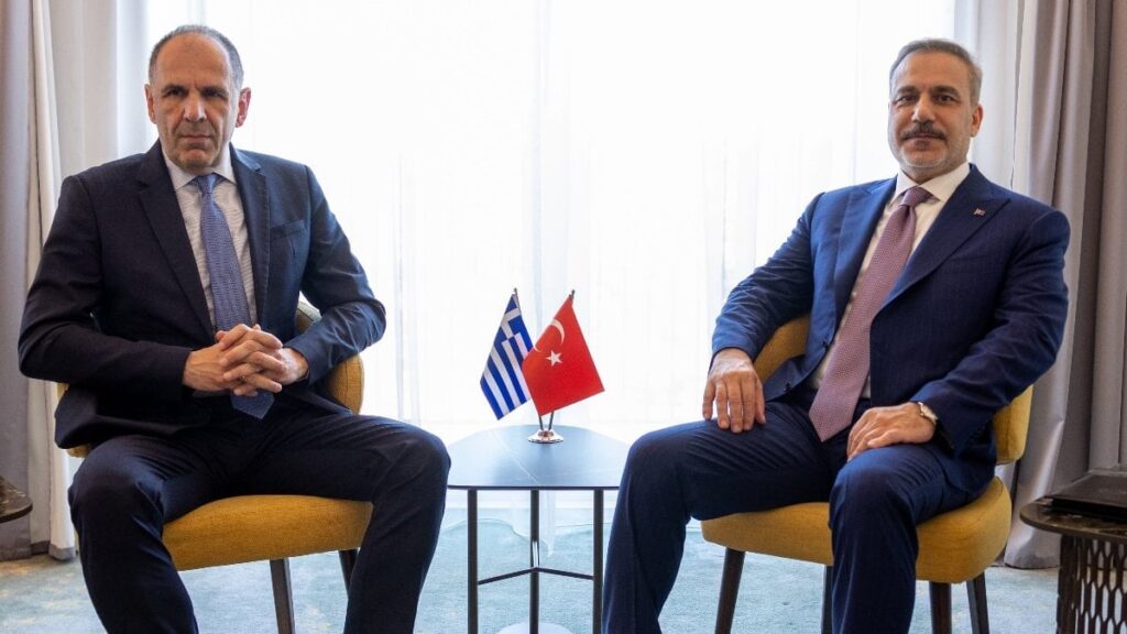 Dışişleri Bakanı Fidan, Yunan mevkidaşı ile bir araya geldi