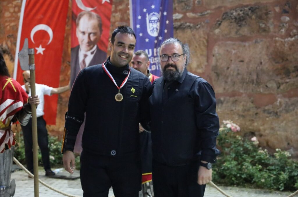 Türk kılıçları Zindankapı’da çarpıştı